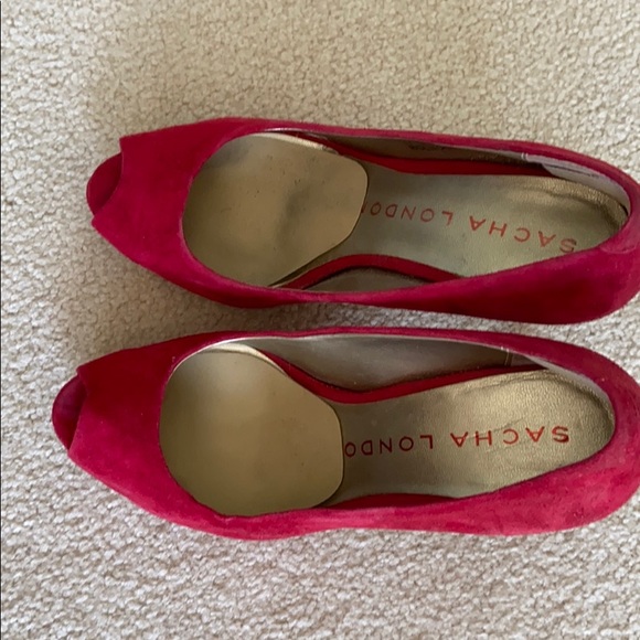 Red suede shoes! - Picture 1 of 4